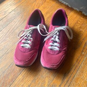 Brooks Women's Magenta Athletic Sneakers